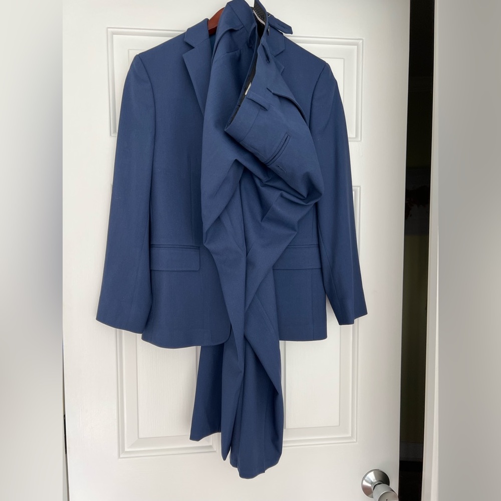 Marc New York navy suit. 14R, 27.5” waist. Great condition.